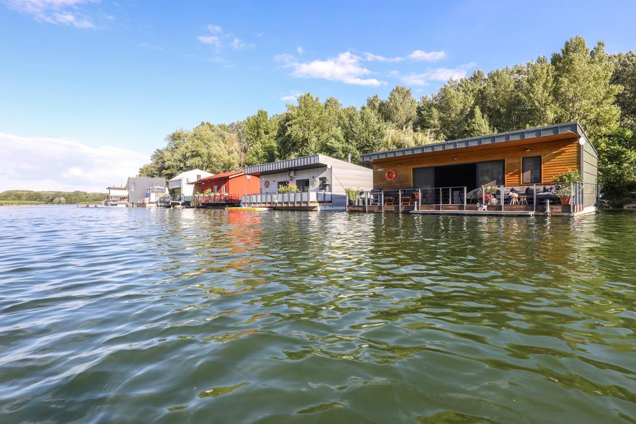 Villa Hausbot U Rybara A Kacky à Bratislava Extérieur photo